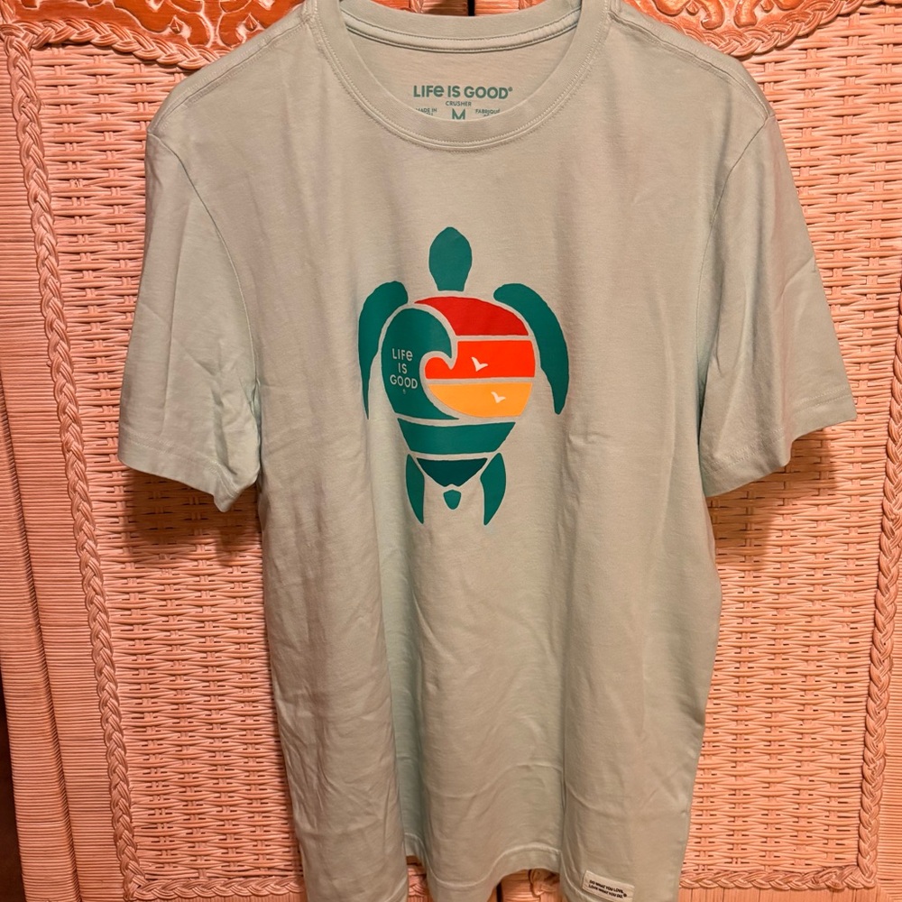 NWT Life Is Good Men's Tee with Turtle Graphic - Mint Green. Unisex